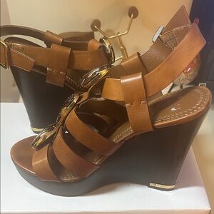 Elegant Brown Strappy leather Sandals with Gold Accents